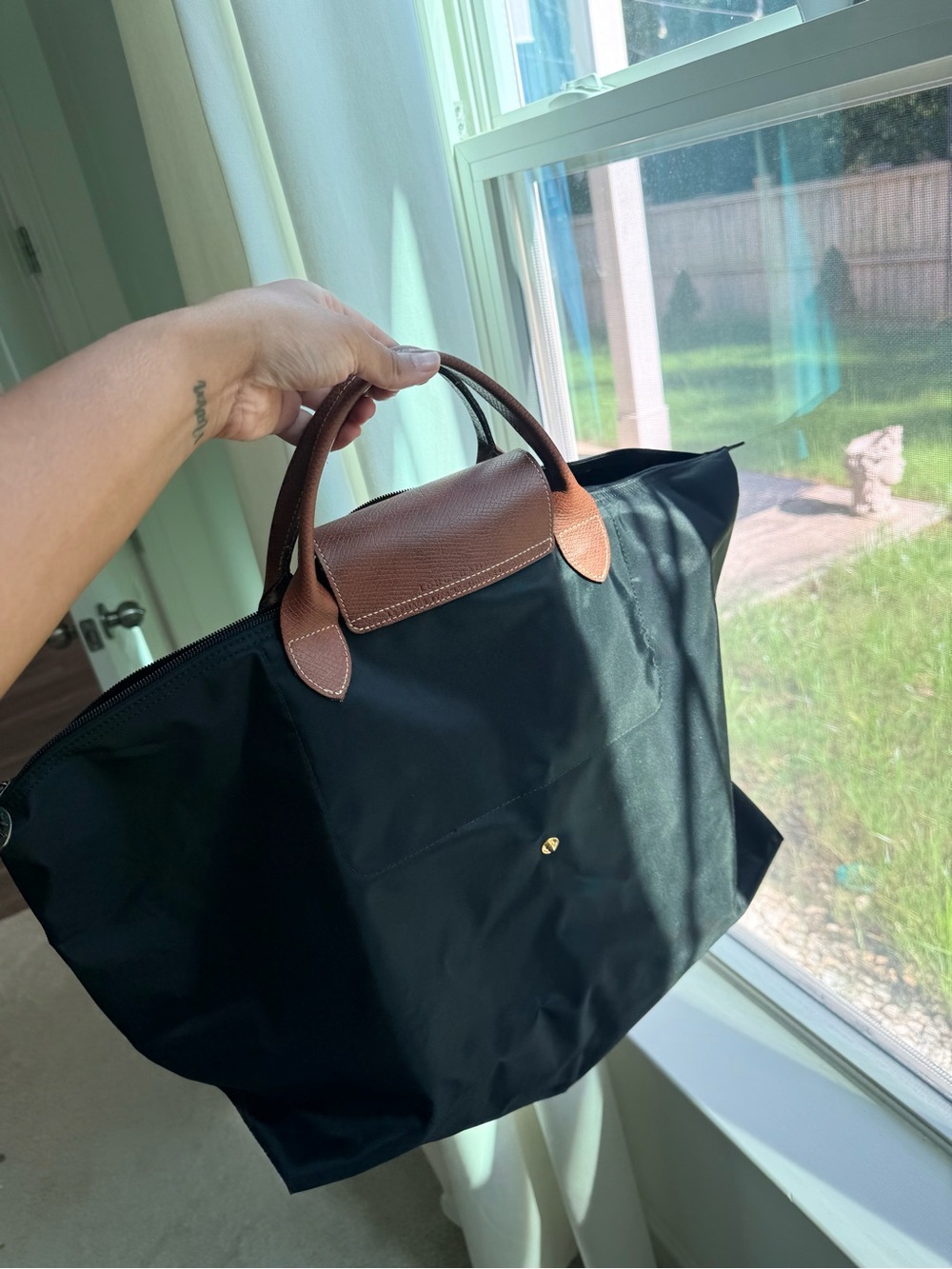 Longchamp large bag Le Pilage- LIKE NEW (black) - Picture 2 of 3
